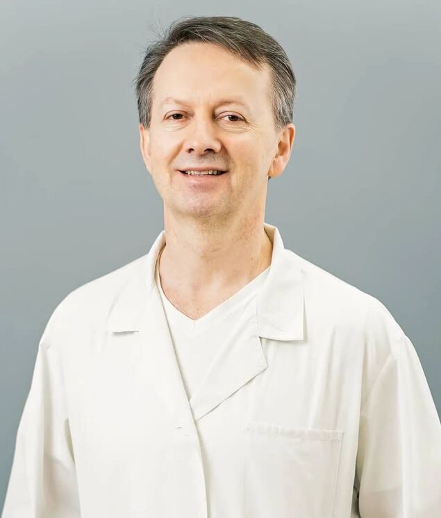 Tākuta Urologist Max